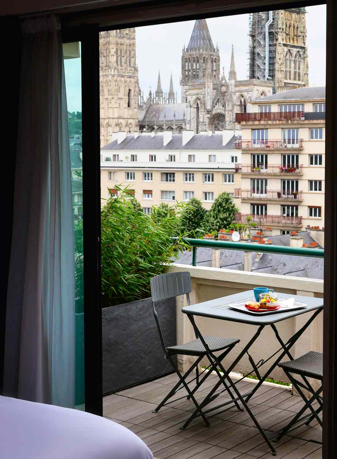 Groupe MyHotels – Ibis Styles Rouen Cathédrale – Vue balcon cathédrale