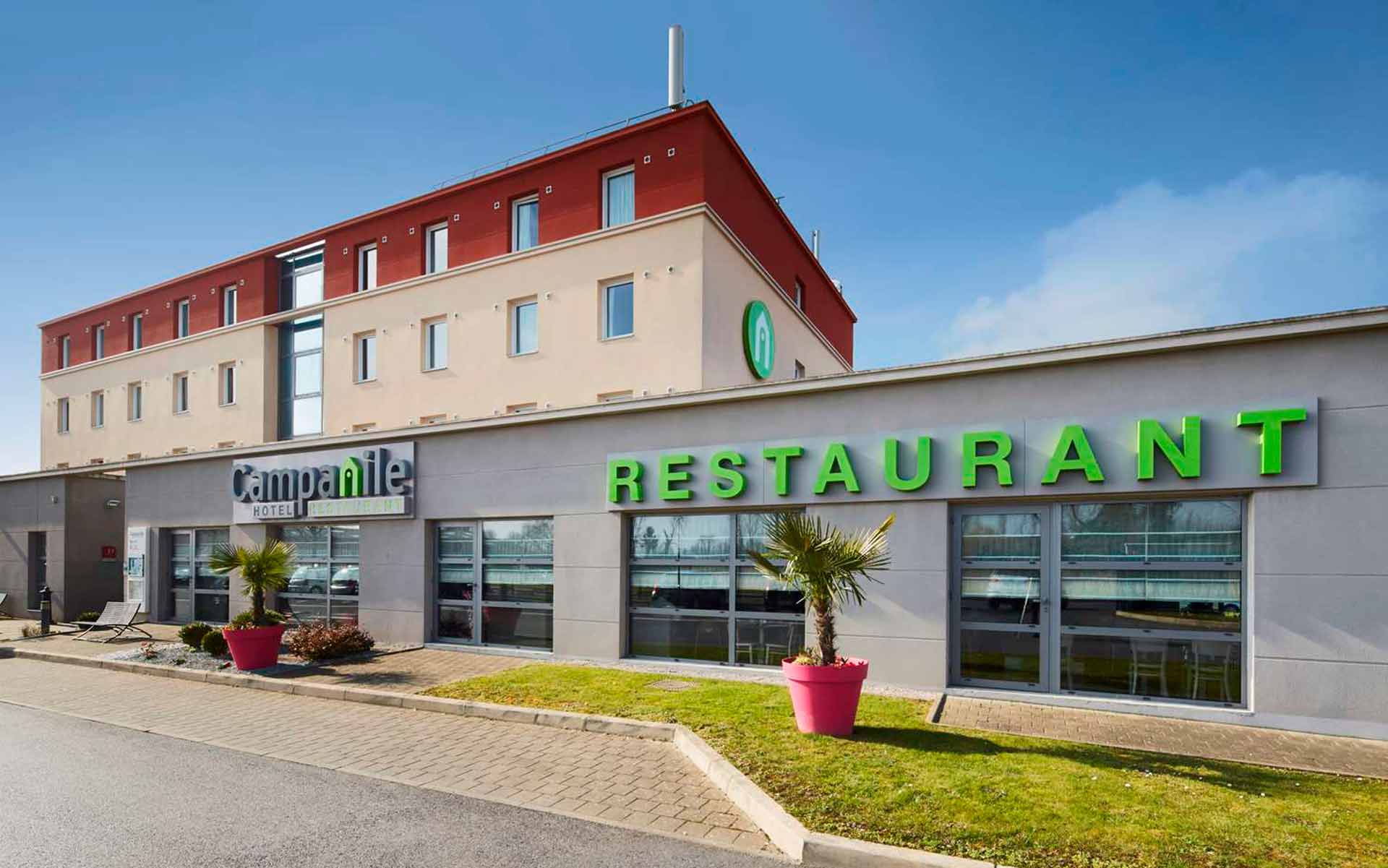 Groupe MyHotels – Campanile Chartres – Façade
