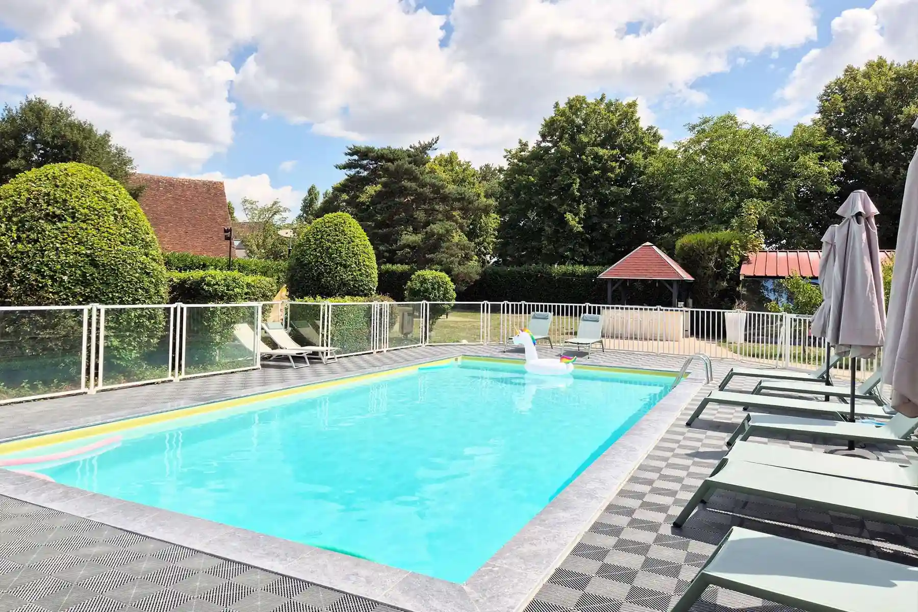 Groupe MyHotels – Ibis Styles Tours Sud – Piscine